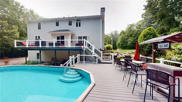 $870,000 | 9 Mahoney Drive, Hope, RI 02831