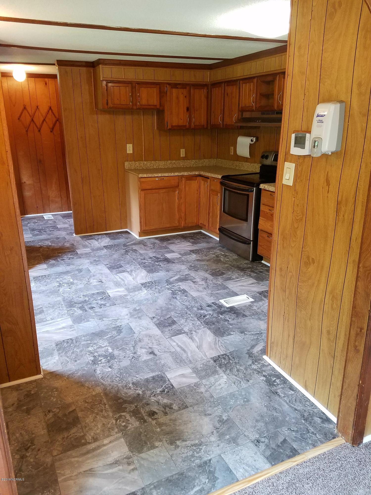 501 East Henry Street Atkinson, NC 28421 - Photo 12 of 34 kitchen 1