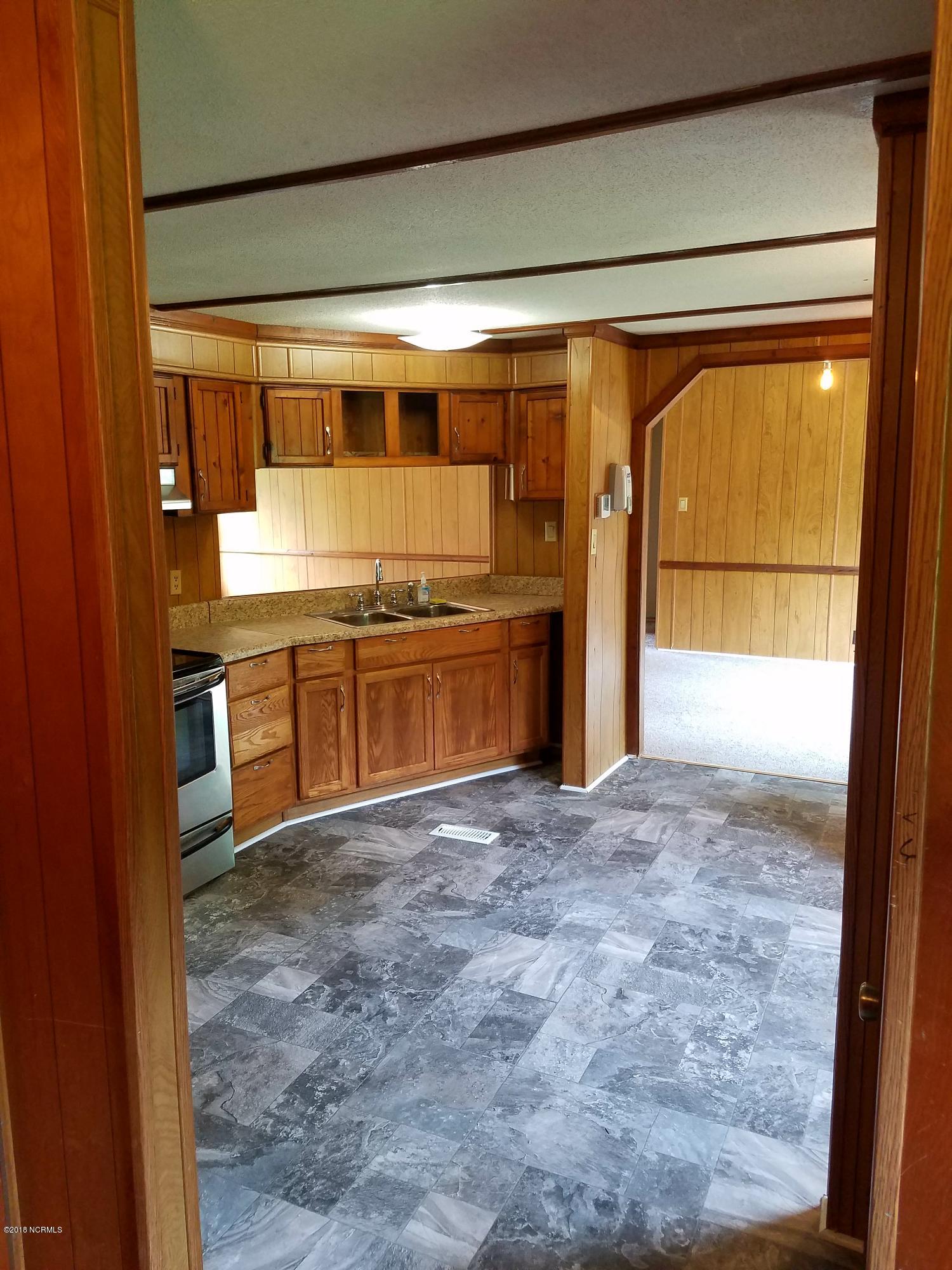 501 East Henry Street Atkinson, NC 28421 - Photo 13 of 34 kitchen 4