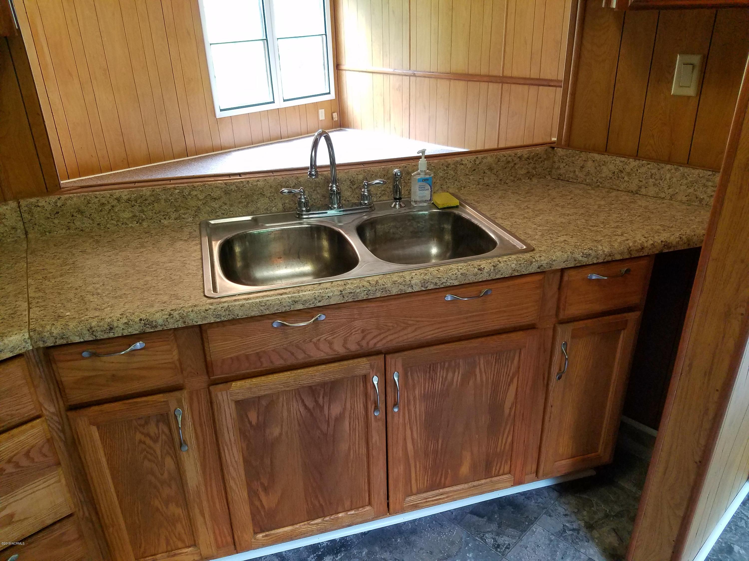 501 East Henry Street Atkinson, NC 28421 - Photo 14 of 34 kitchen 6