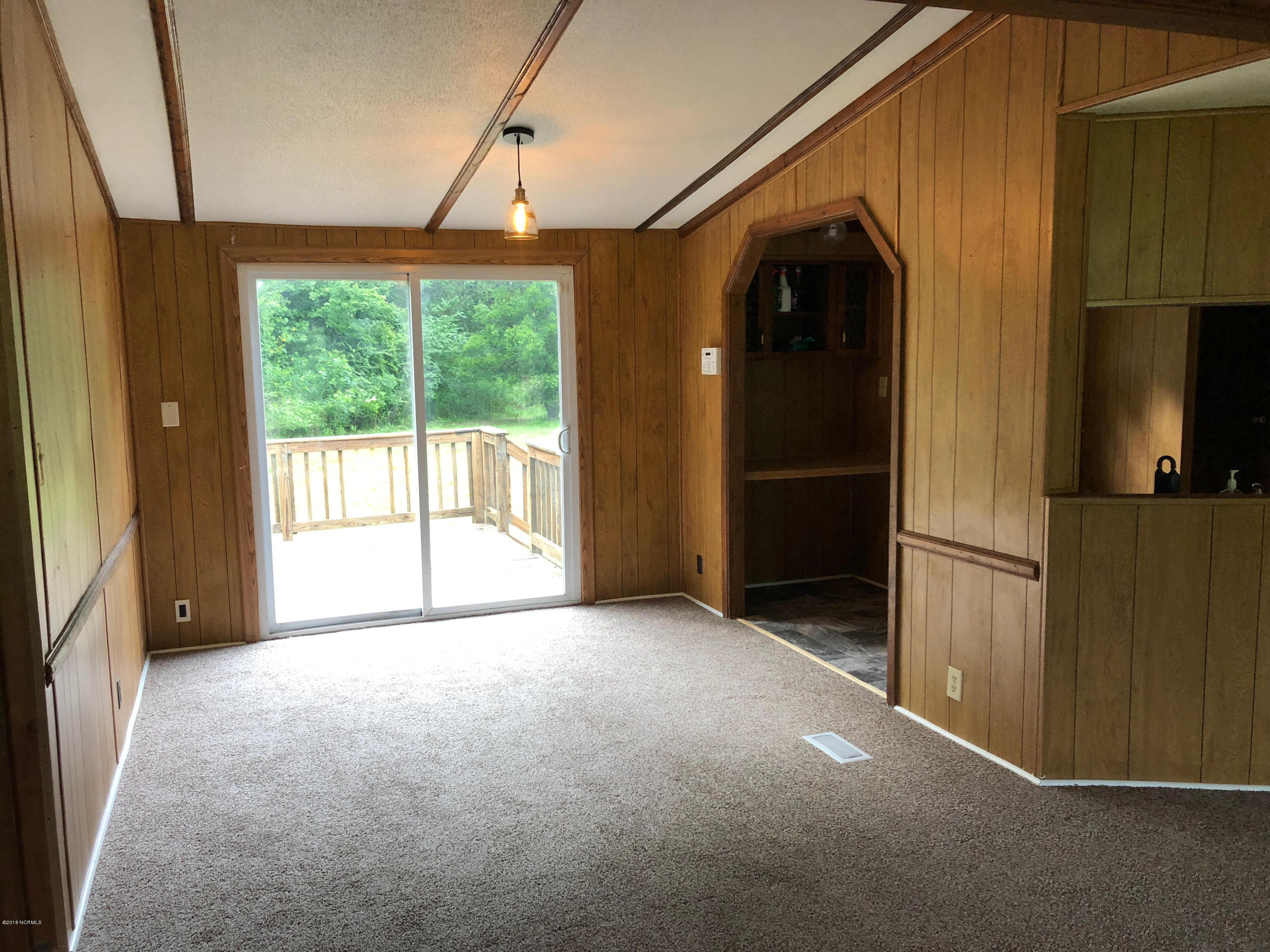 501 East Henry Street Atkinson, NC 28421 - Photo 19 of 34 dining rm 1