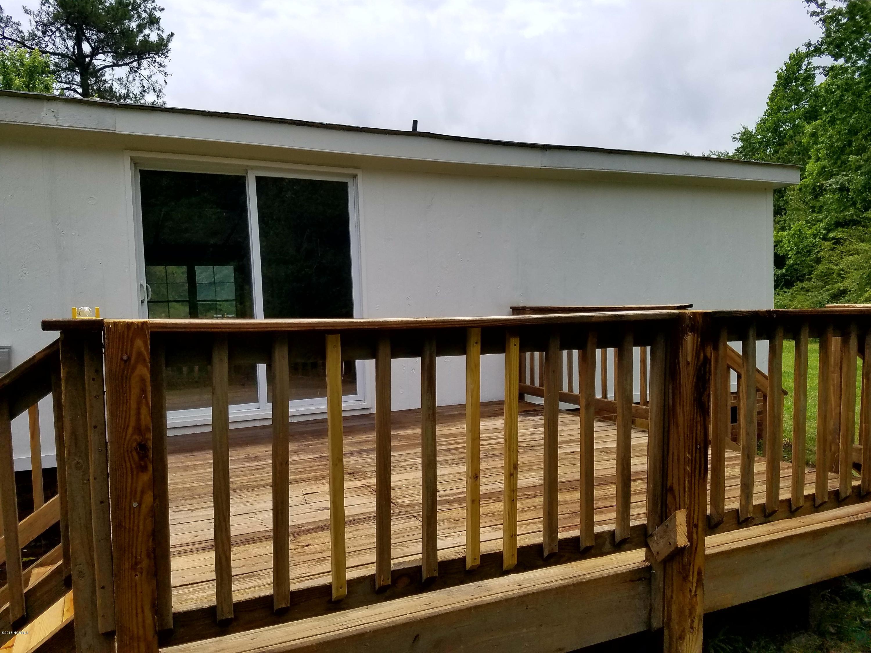 501 East Henry Street Atkinson, NC 28421 - Photo 28 of 34 rear deck 2