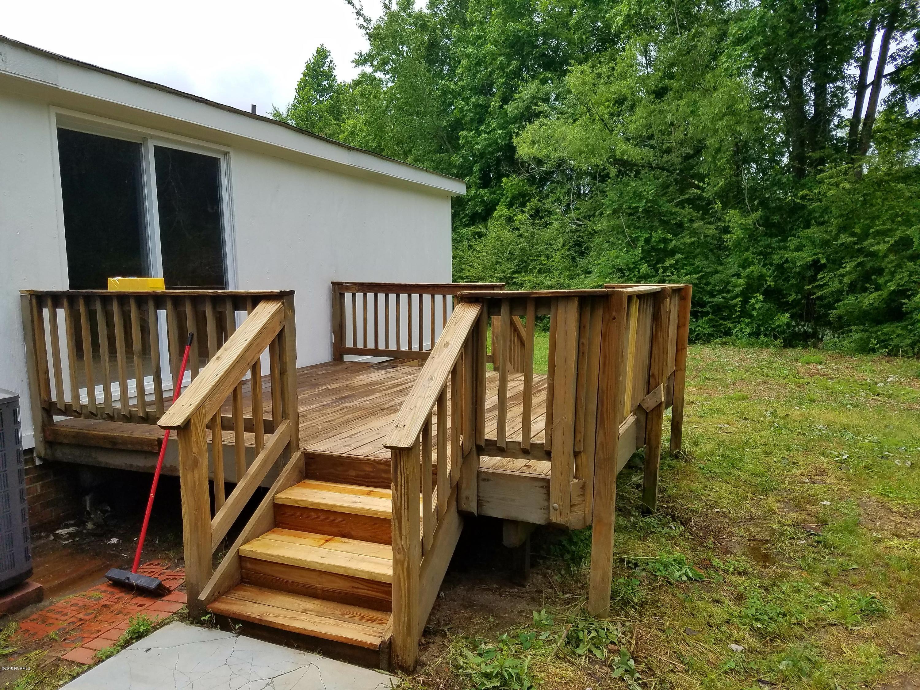 501 East Henry Street Atkinson, NC 28421 - Photo 29 of 34 rear deck