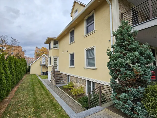 $6,200 | 49 Greenridge Avenue, Unit 1, White Plains, NY 10605