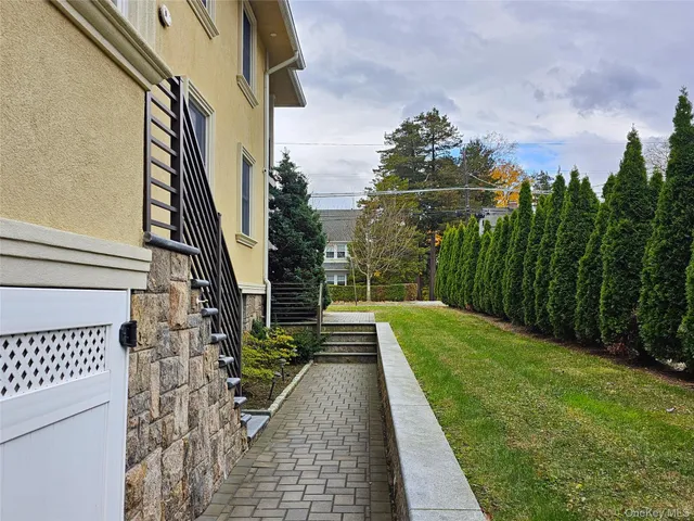 $6,200 | 49 Greenridge Avenue, Unit 1, White Plains, NY 10605