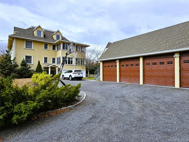 $6,200 | 49 Greenridge Avenue, Unit 1, White Plains, NY 10605