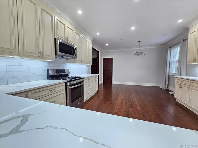 $6,200 | 49 Greenridge Avenue, Unit 1, White Plains, NY 10605