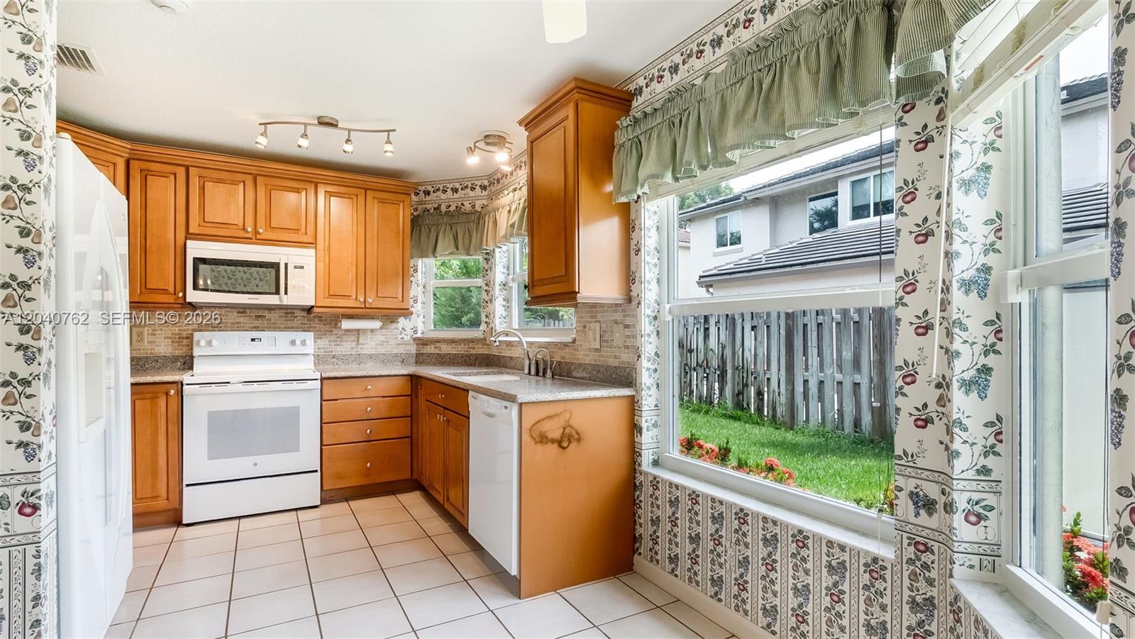 11295 Roundelay Road Cooper City, FL 33026 - Photo 9 of 34