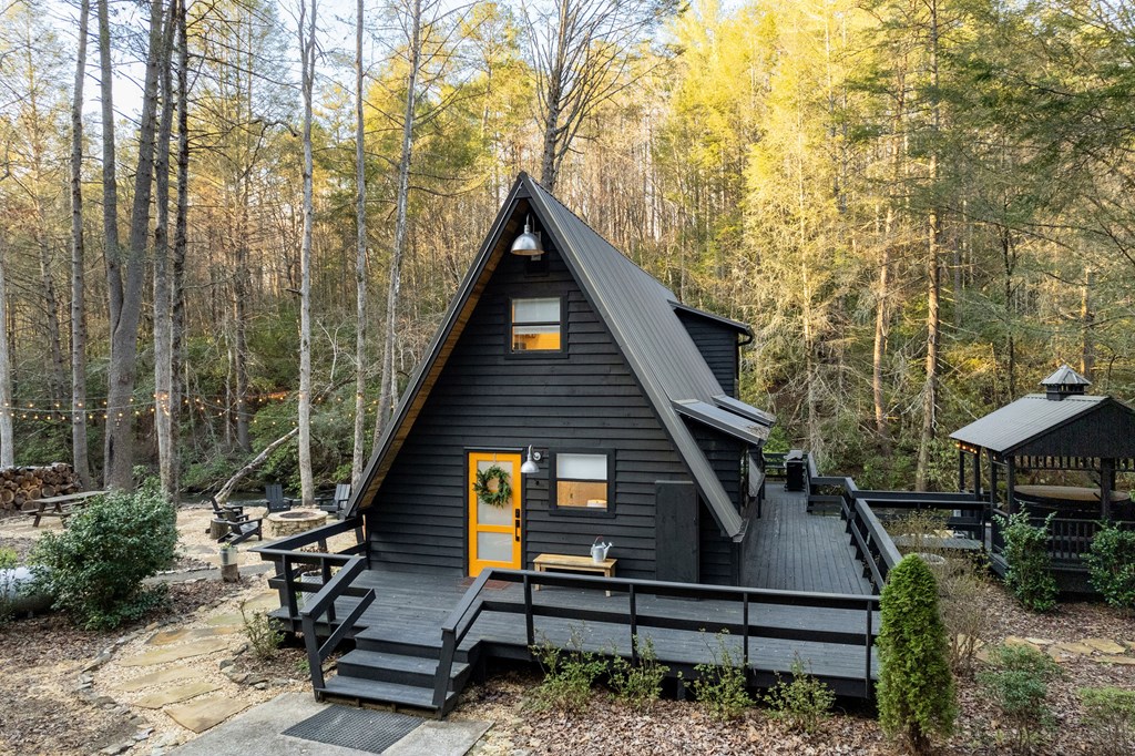 304 Hemlock Trail Blue Ridge, GA 30513 - Photo 6 of 74