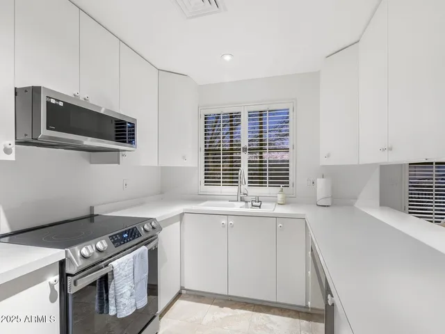 $9,000,000 | 9422 East Happy Valley Road, Scottsdale, AZ 85255