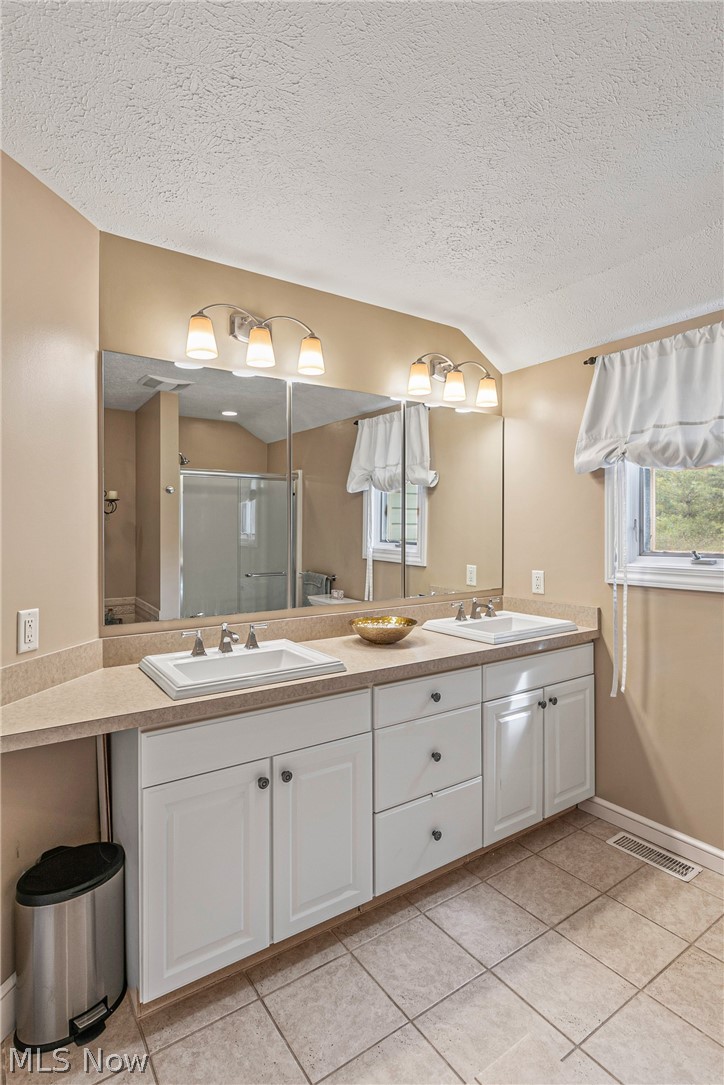 5975 Highland Road Cleveland, OH 44143 - Photo 26 of 35