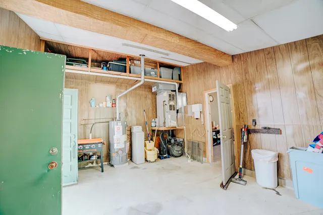 a view of utility room