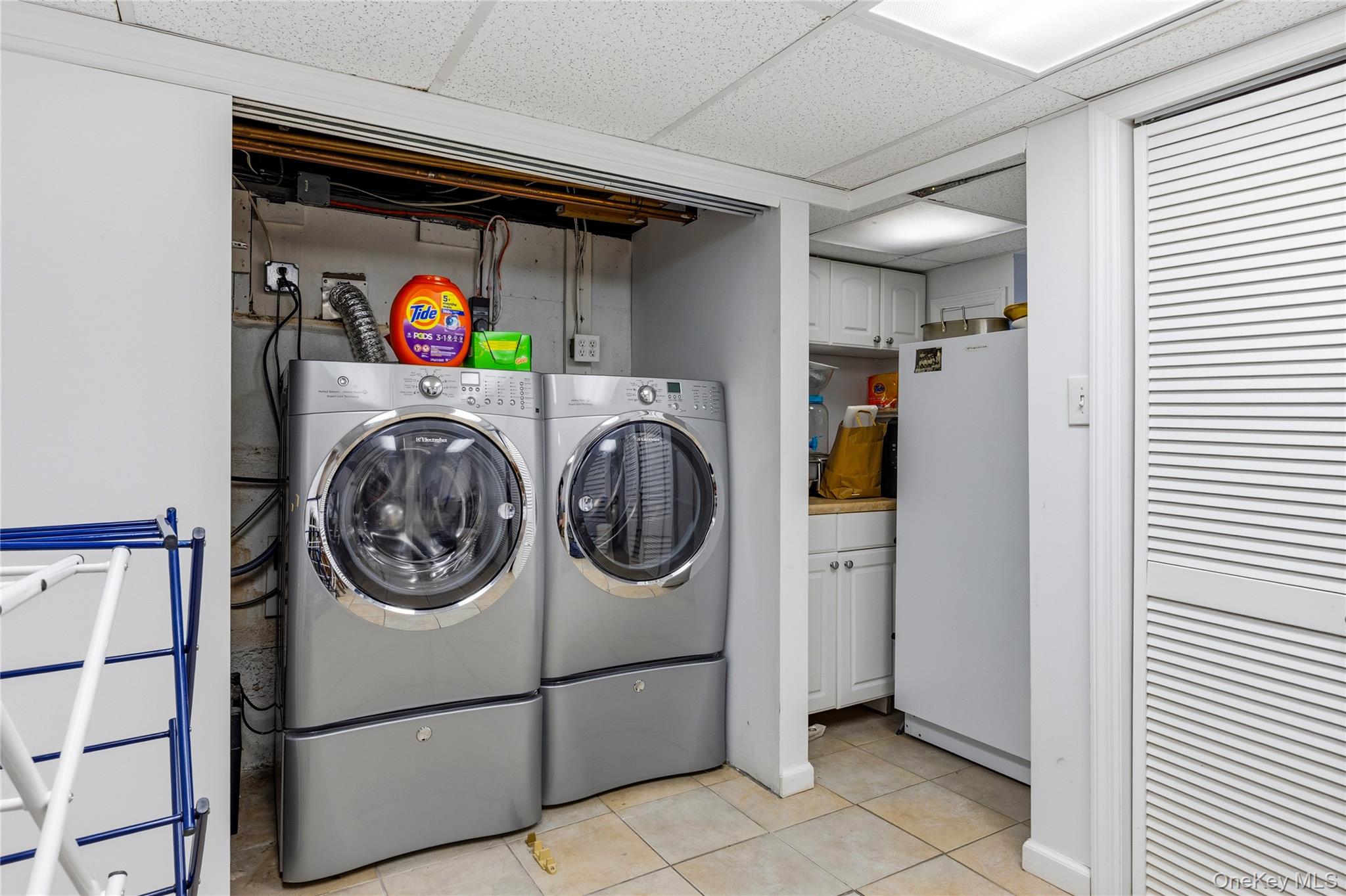 1396 Wilson Road East Meadow, NY 11554 - Photo 16 of 40