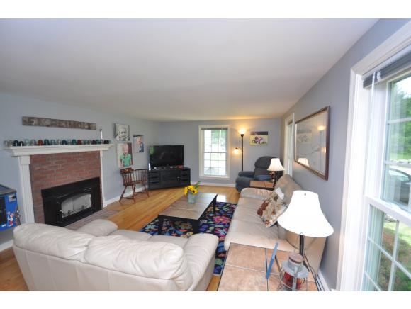 22 Schofield Road Bristol, NH 03222 - Photo 3 of 36