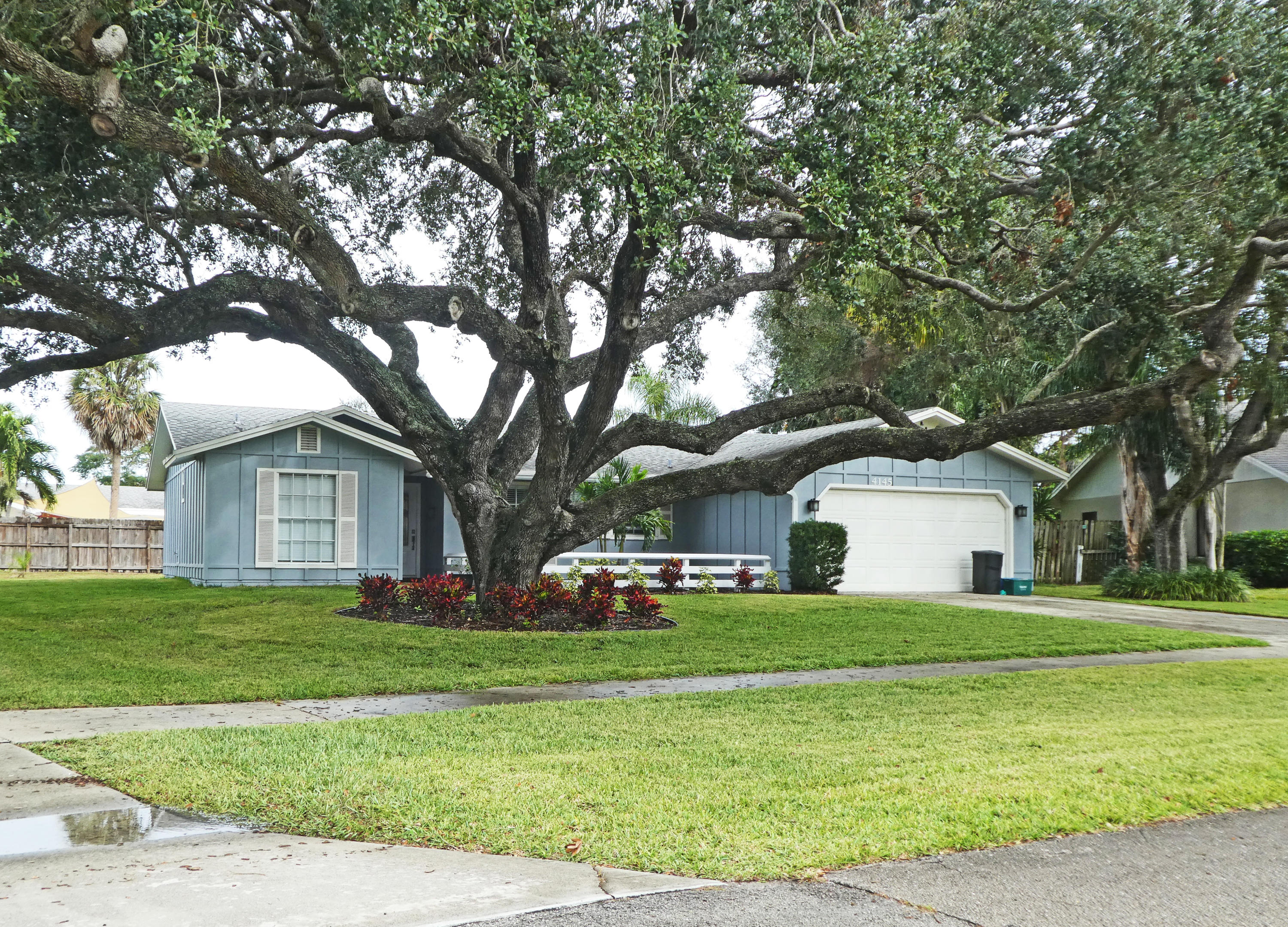 4145 Bay Laurel Way Boca Raton, FL 33487 - Photo 2 of 18 Exterior Front