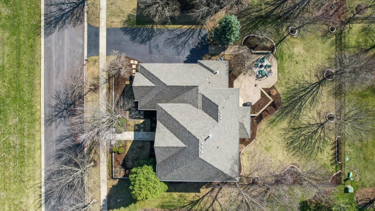 39W553 Sheldon Lane Geneva, IL 60134 - Photo 43 of 46 an aerial view of a house with a yard