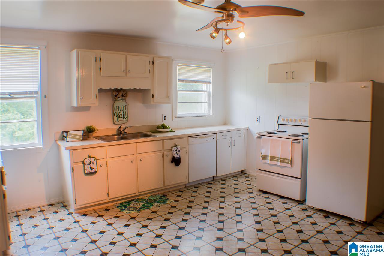 1683 Corner Road Hayden, AL 35079 - Photo 15 of 46
