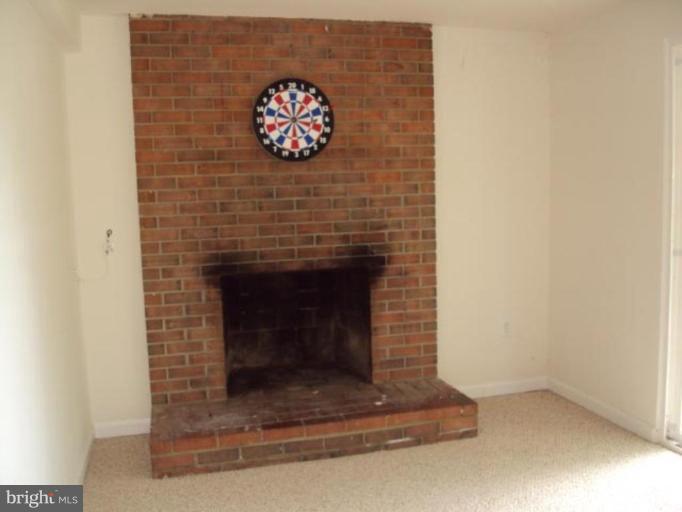 13202 Haddock Road Woodbridge, VA 22193 - Photo 5 of 10 Fireplace