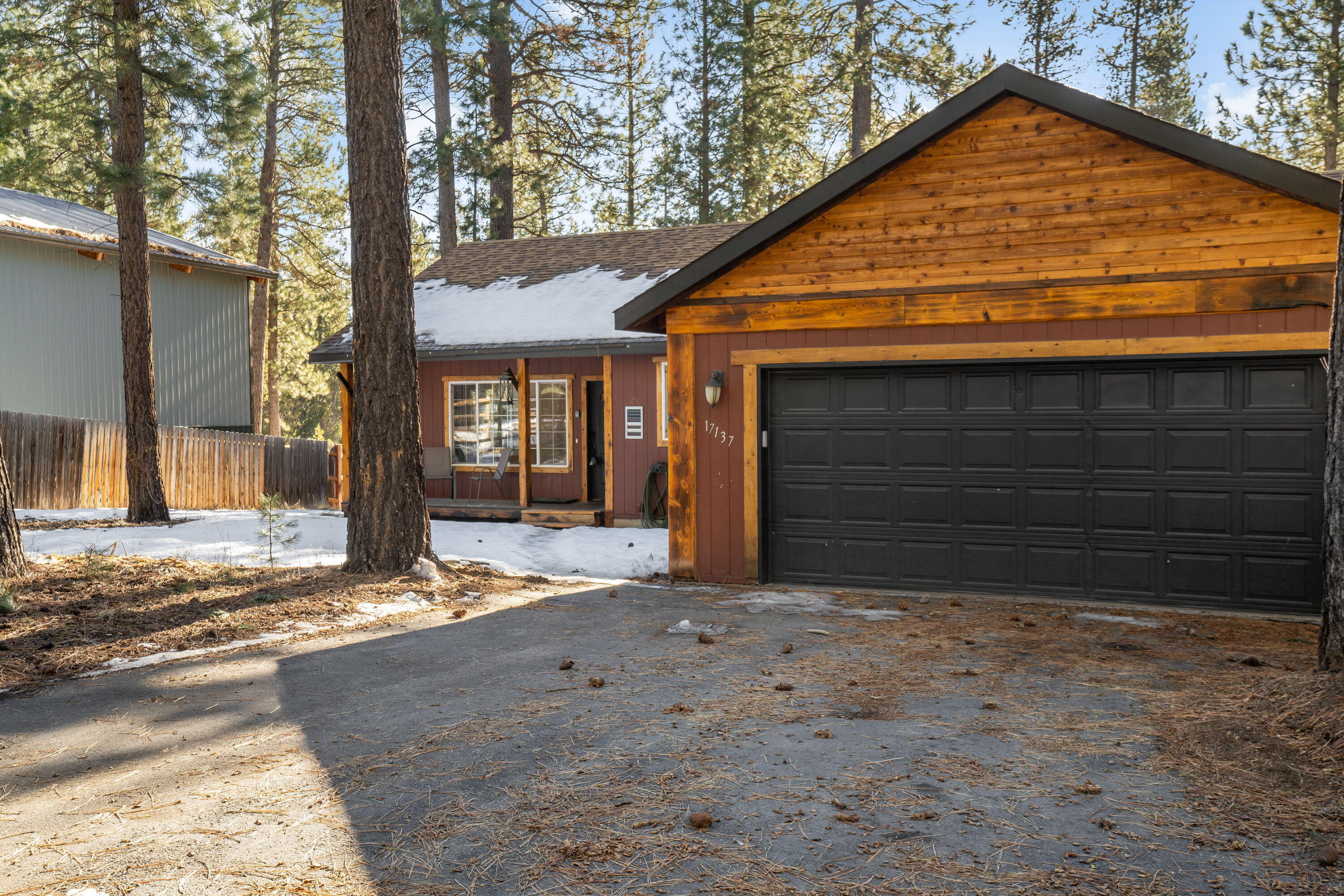 17137 Oxnard Road Bend, OR 97707 - Photo 3 of 36 4_JustinEwing_DSC6189