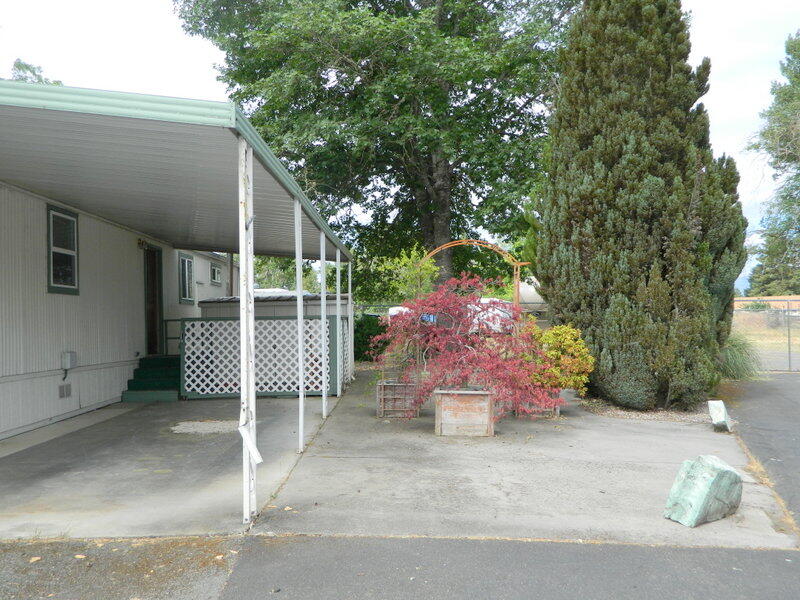2427 Southwest Webster Road Grants Pass, OR 97526 - Photo 24 of 30 Side Yard