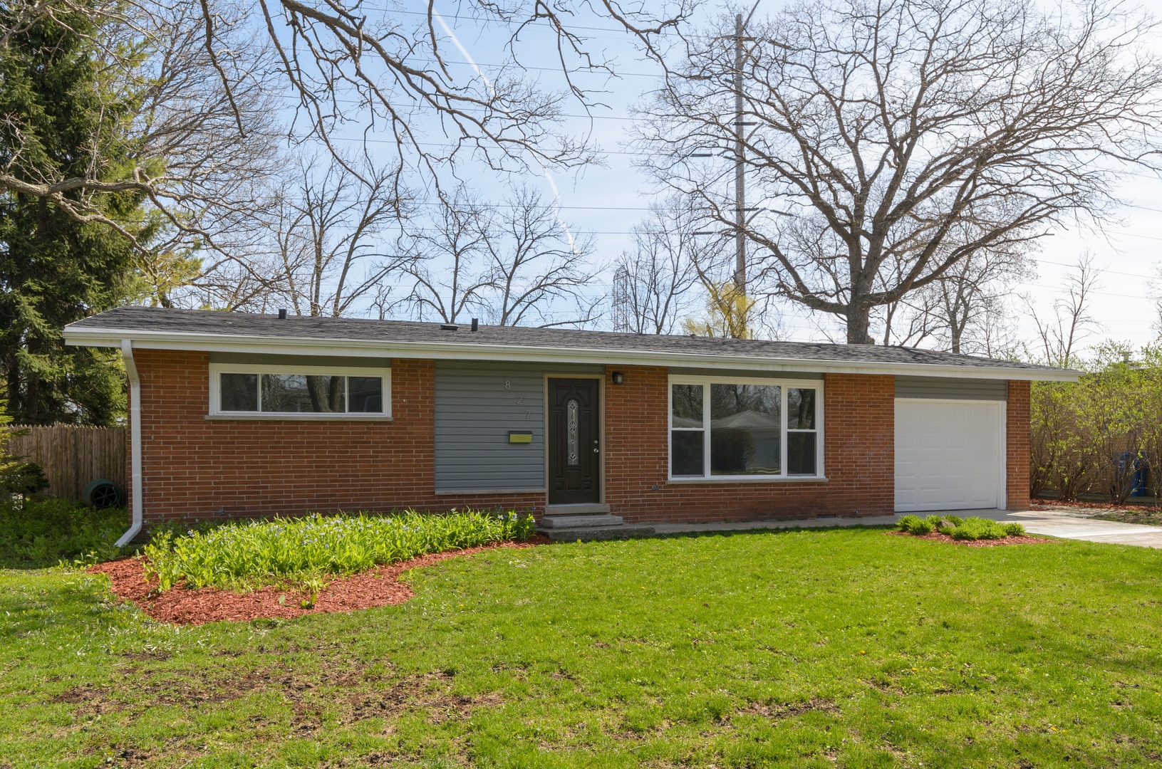 827 Barberry Road Highland Park, IL 60035 - Photo 1 of 13