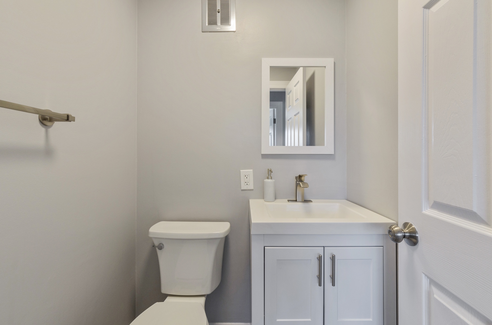 827 Barberry Road Highland Park, IL 60035 - Photo 11 of 13