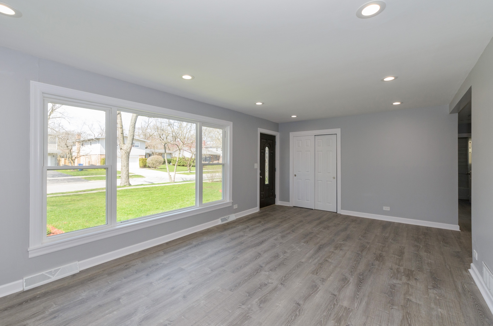 827 Barberry Road Highland Park, IL 60035 - Photo 3 of 13