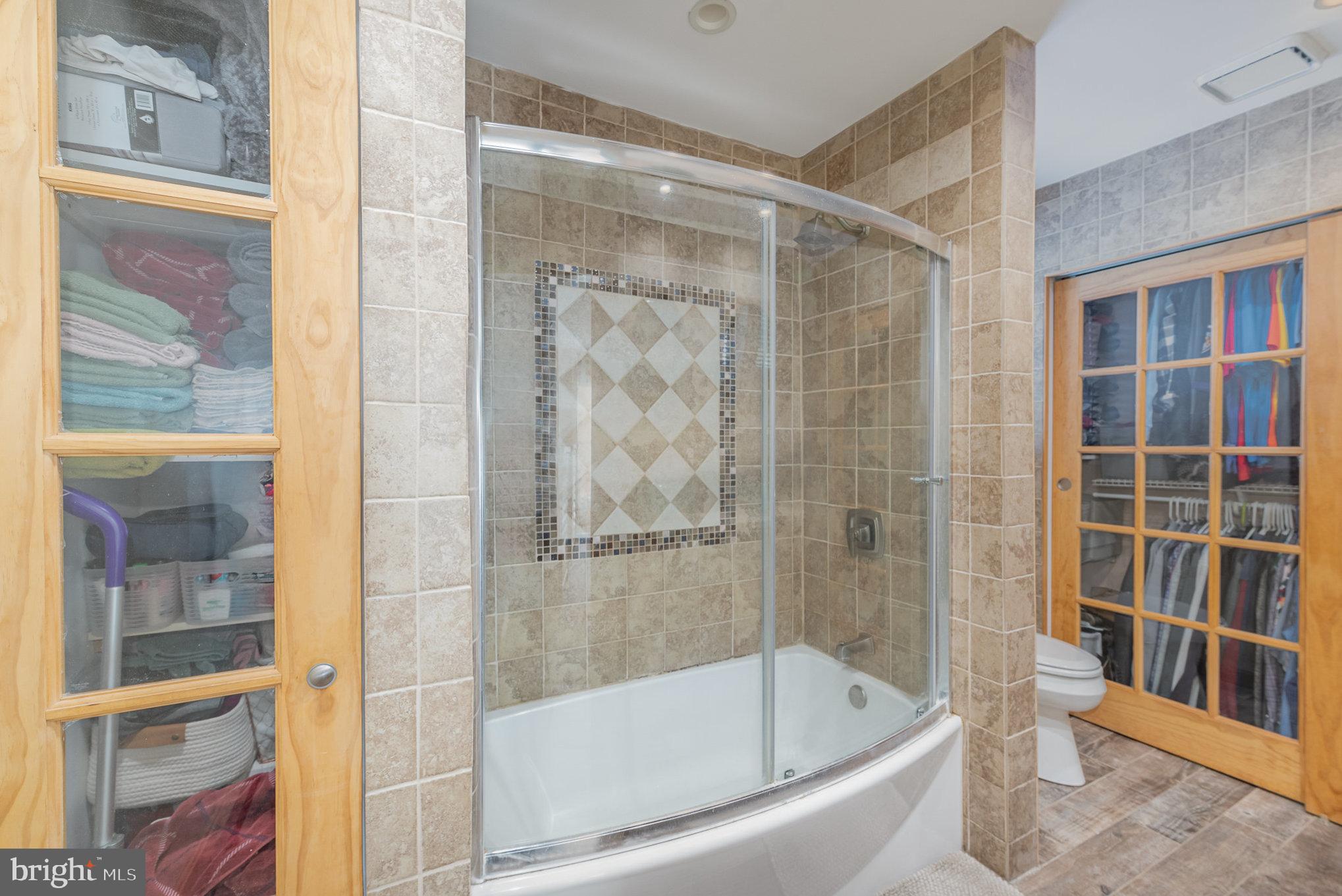 105 Sandhill Road Essex, MD 21221 - Photo 27 of 39 Upper Level Primary Bath