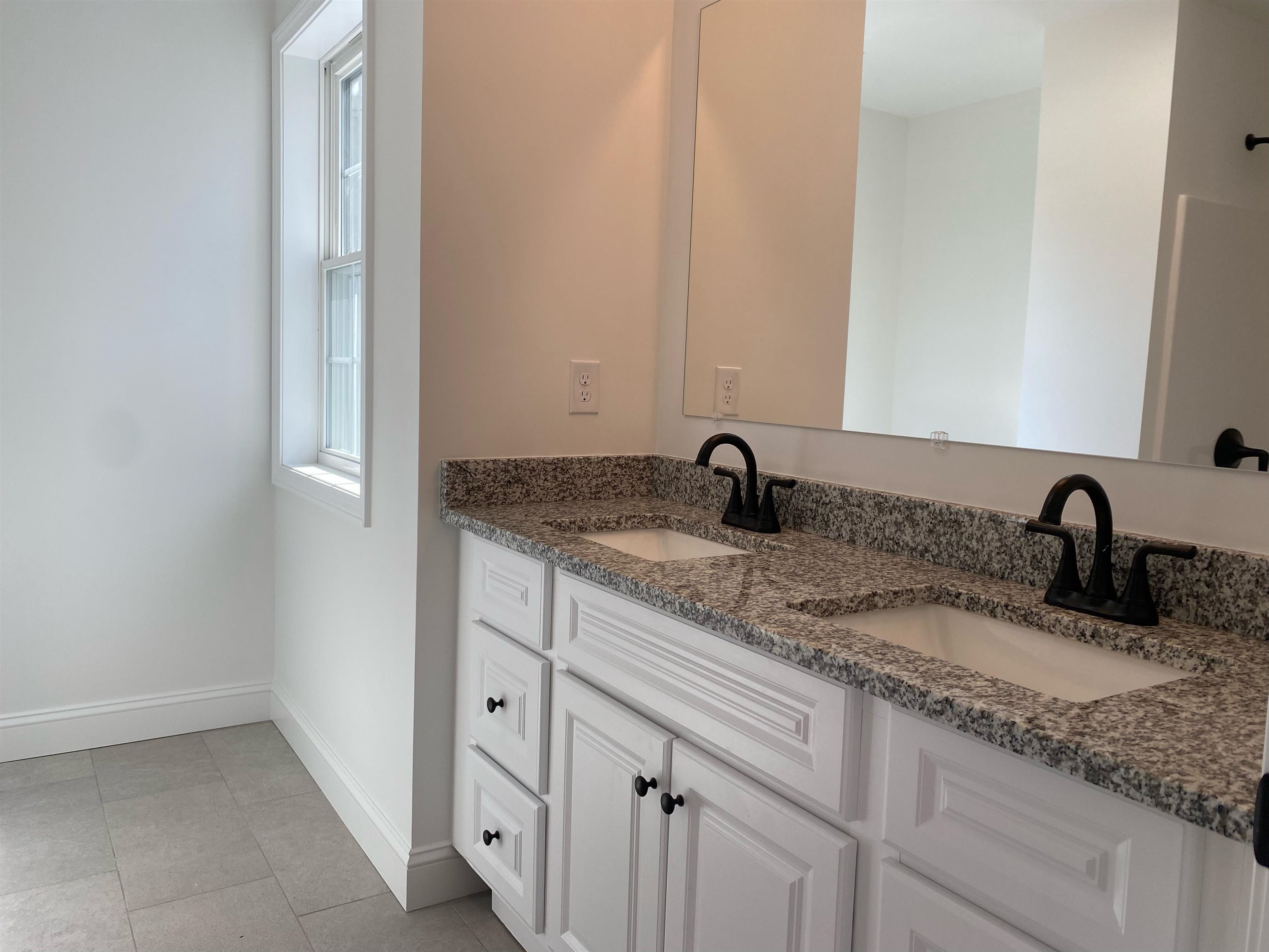 10 Lawrence Road, Unit A Hudson, NH 03051 - Photo 13 of 21