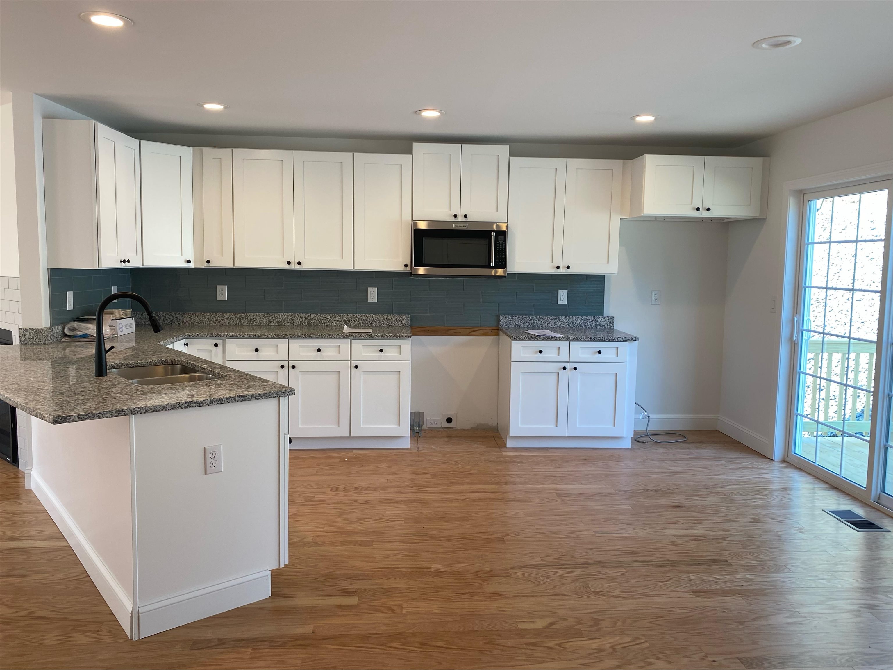 10 Lawrence Road, Unit A Hudson, NH 03051 - Photo 4 of 21