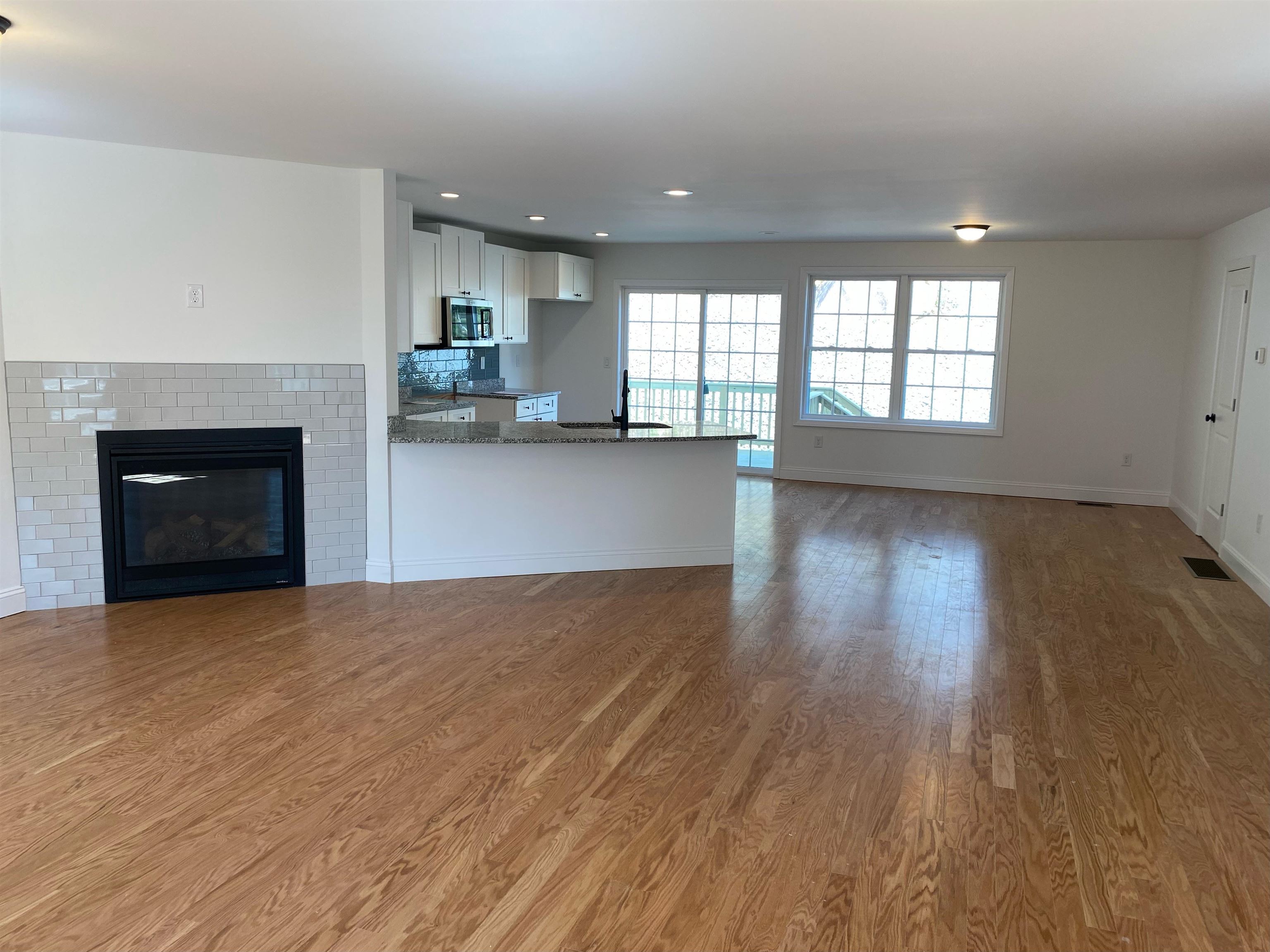 10 Lawrence Road, Unit A Hudson, NH 03051 - Photo 5 of 21