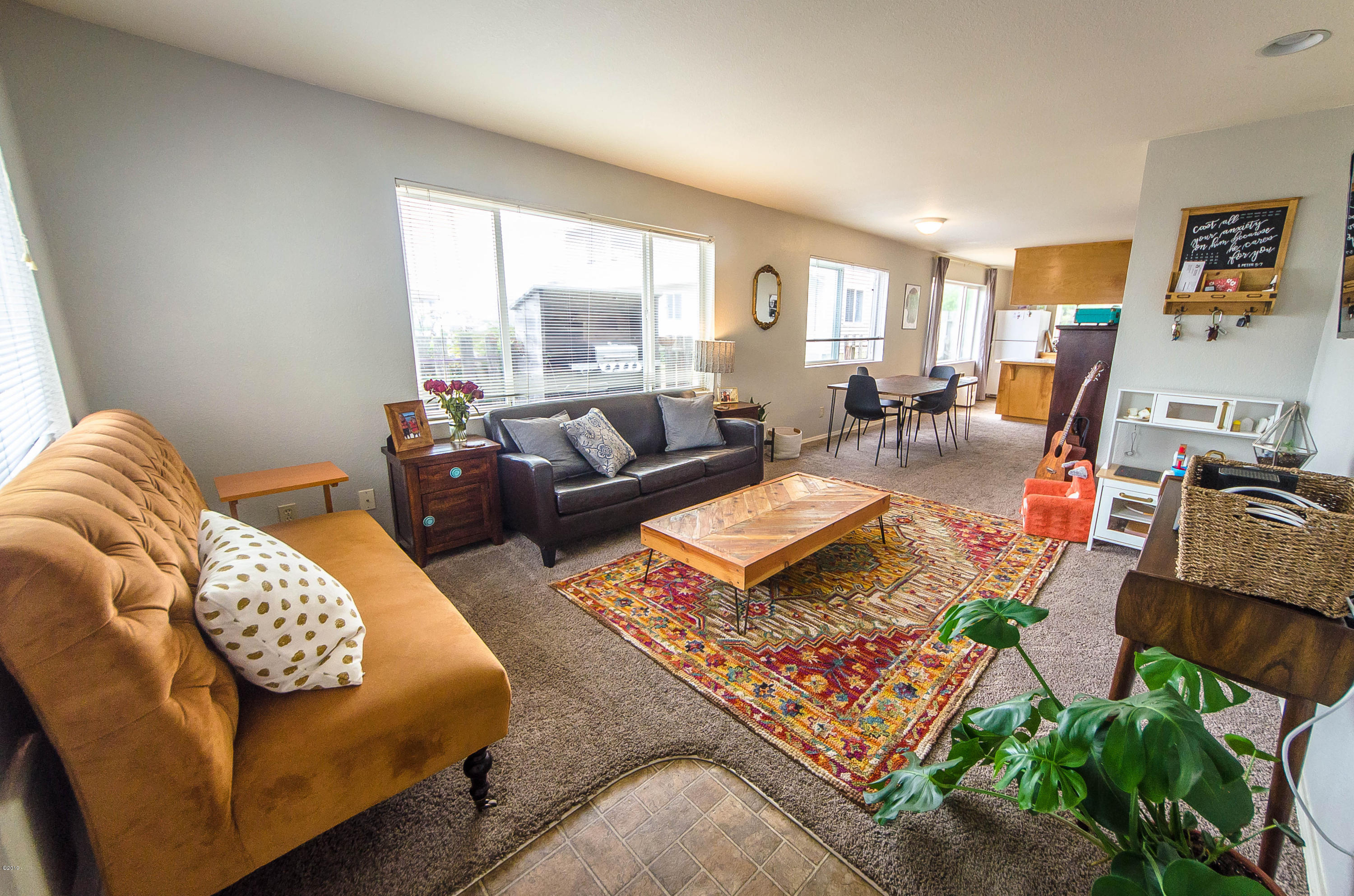 568 Southwest 5th Street Newport, OR 97365 - Photo 13 of 20 1 Unit 1 Living Room