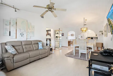 $130,000 | 7633 Tahiti Lane, Unit 204, Lake Worth, FL 33467