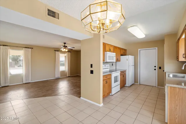 $1,700 | 10528 West Tumblewood Drive, Sun City, AZ 85351