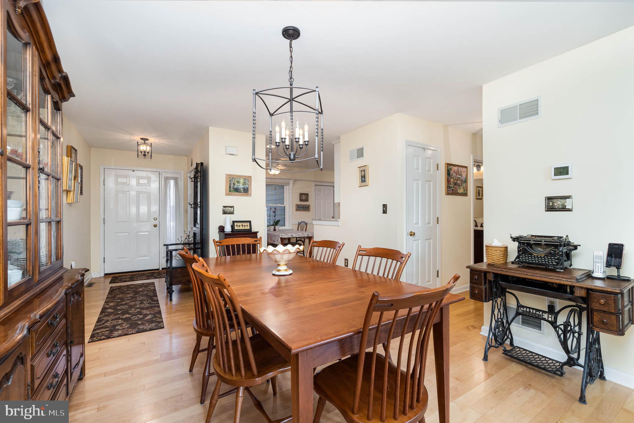 2 Cardiff Court Lititz, PA 17543 - Photo 4 of 31