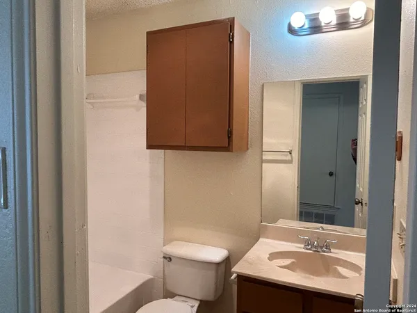 $1,125 | 14526 Waddesdon Bluff, San Antonio, TX 78233