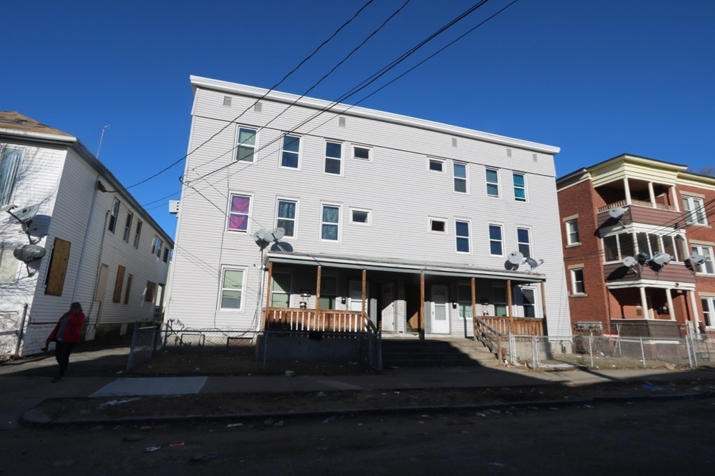 276-278 Centre Street Springfield, MA 01151 - Photo 13 of 21 a front view of a building with street view