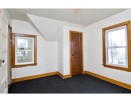 57 Denver Street Springfield, MA 01109 - Photo 18 of 30 a room that has a window in it