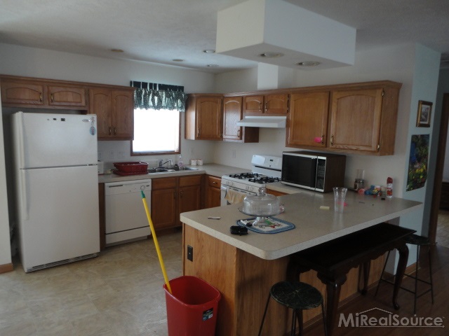 6651 Short Cut Road Marine City, MI 48039 - Photo 12 of 23 31179958-11.JPG