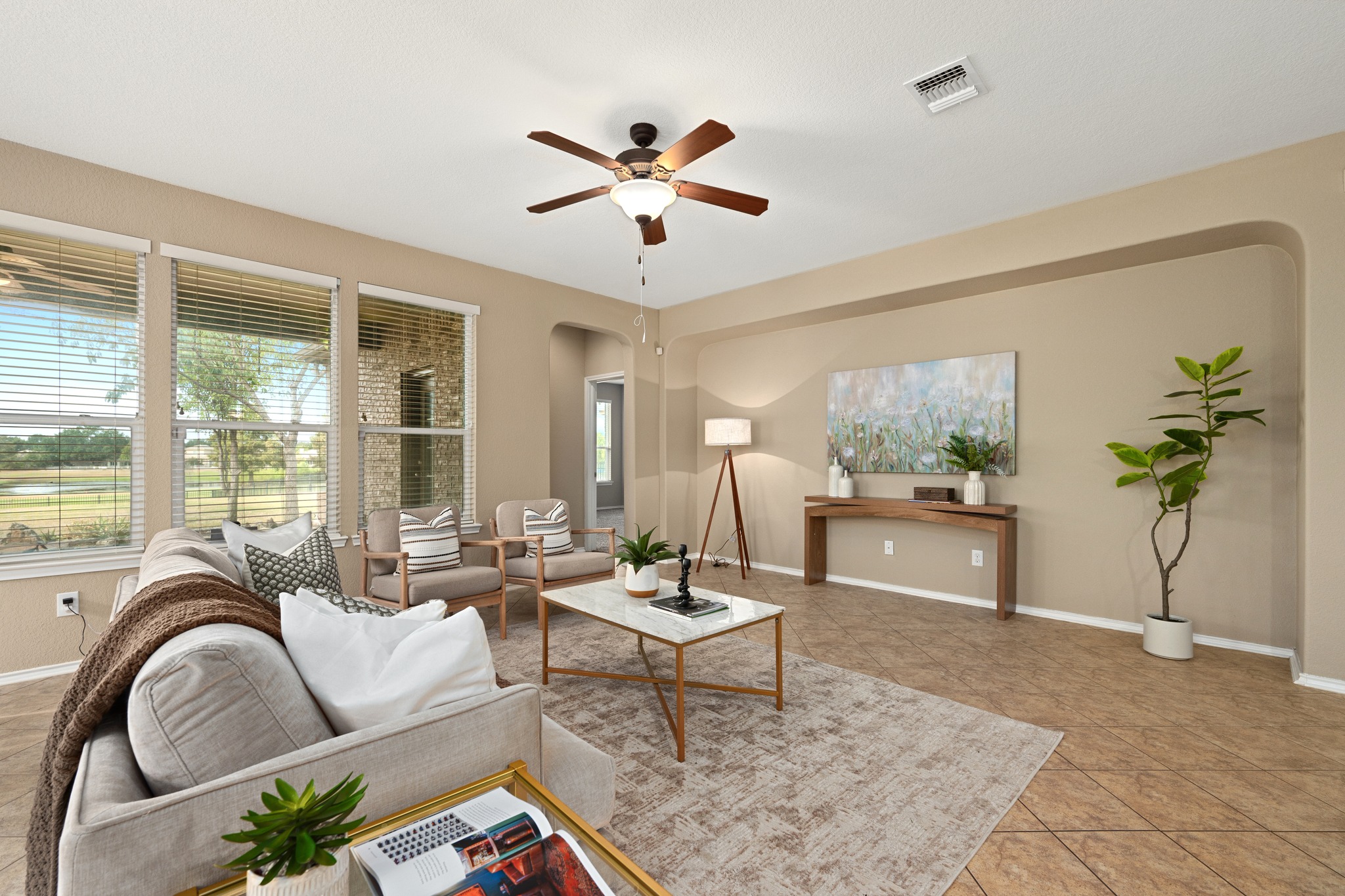 31424 Kingsway Road Georgetown, TX 78628 - Photo 4 of 23 Gallery Image 4