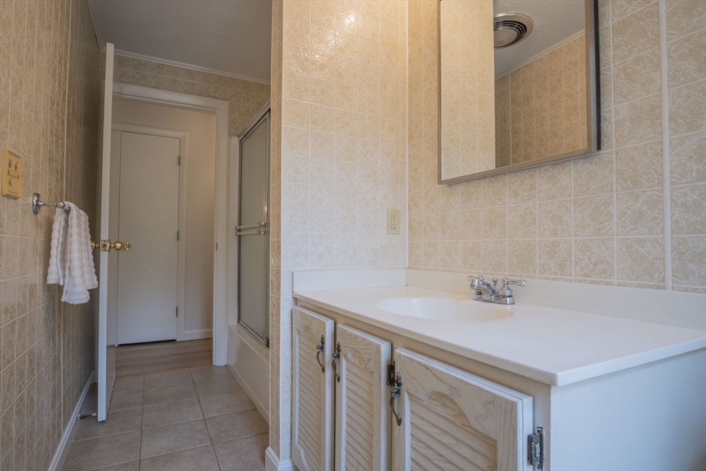 6 Marshall Road Beverly, MA 01915 - Photo 17 of 42 Gallery Image 17