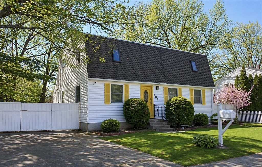 108 Barre Street Springfield, MA 01119 - Photo 1 of 23 Gallery Image 1
