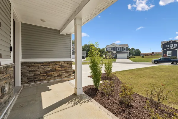 a view of a backyard house
