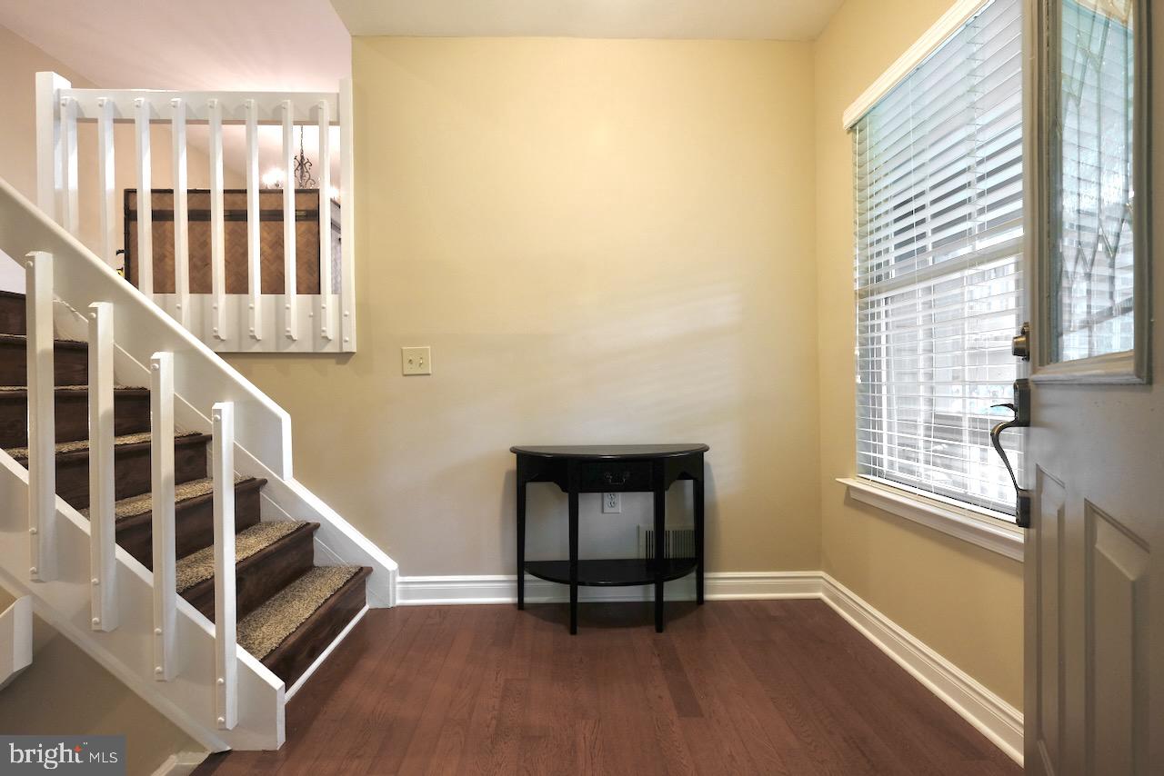 37 A Melrose Road, Unit A Princeton, NJ 08540 - Photo 3 of 25 Spacious Foyer