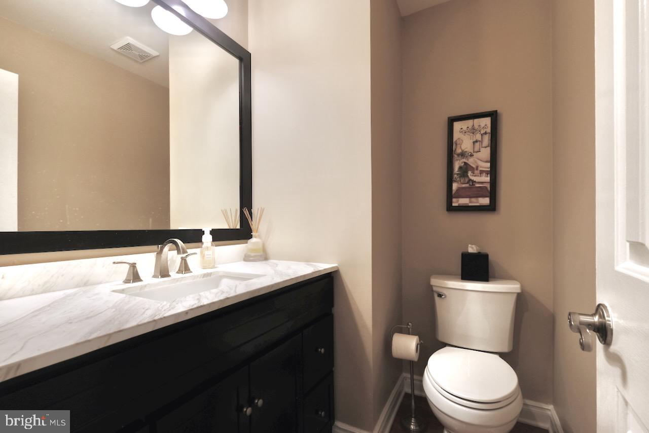 37 A Melrose Road, Unit A Princeton, NJ 08540 - Photo 9 of 25 Powder Room