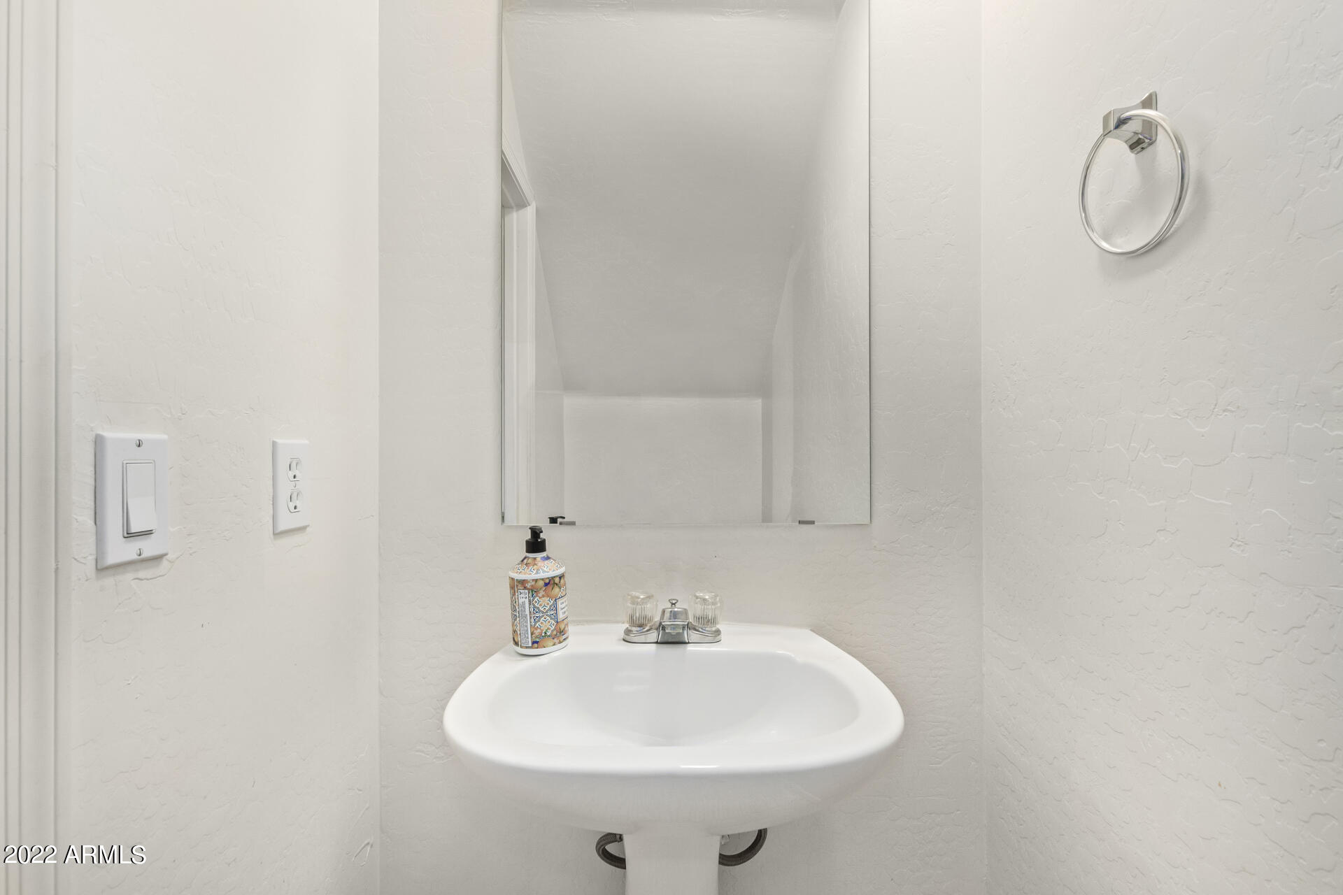 3210 West Alta Vista Road Phoenix, AZ 85041 - Photo 18 of 31 0025-25 - Alta Vista