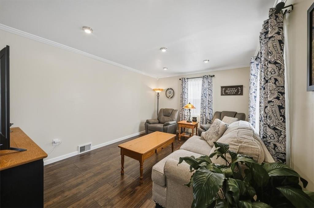 1400 Hamilton Road Pittsburgh, PA 15234 - Photo 8 of 36 a bed room with a bed and a window