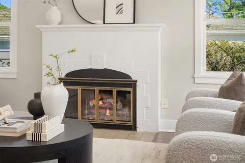 $925,000 | 3242 Northeast 98th Street, Seattle, WA 98115
