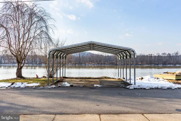 $215,000 | 250 Riverside Lane, Herndon, PA 17830