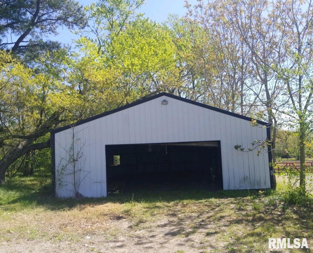 965 College Road Eldorado, IL 62930 - Photo 4 of 16 Gallery Image 4